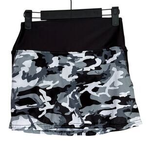 Faye + Florie Camo Tennis Skort Built in Shorts Mid Rise Small Grey Black White